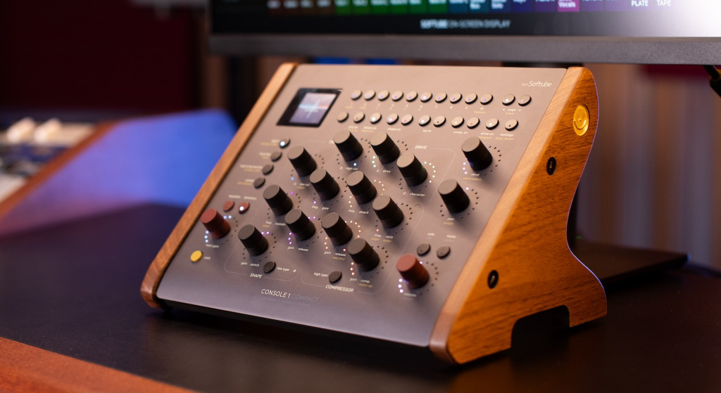 Console 1 Compact: Softubes neuer Mixing-Controller bringt großen Studio-Sound aufs kleine Pult