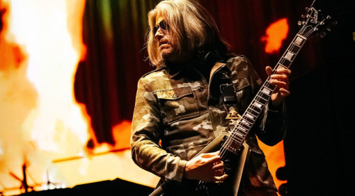 Der Gitarrensound von Adam Jones: Kling' wie Tool mit Plugins, Budget-Setup oder Studio-Gear