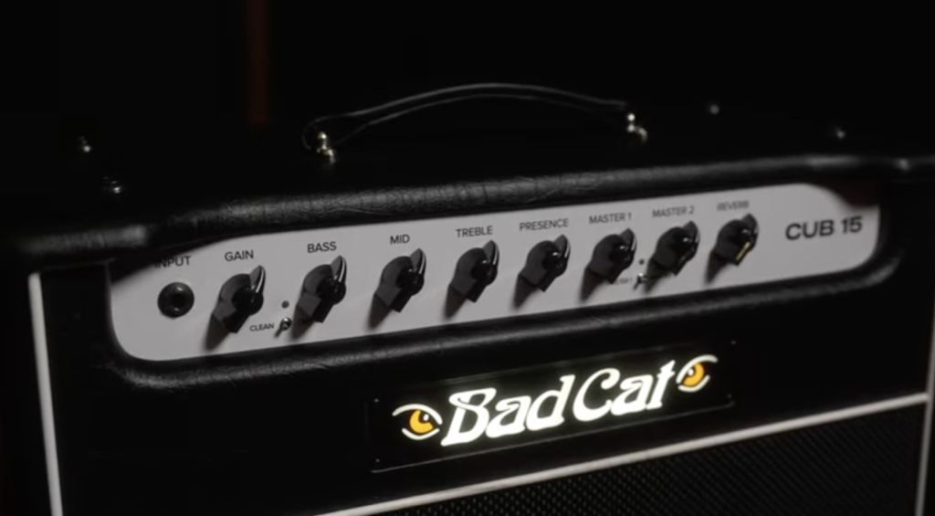 Der Bad Cat Mod Shop Cub 15 ist eine moderne Neuinterpretation jenes Verstärkers, der den charakteristischen Bad-Cat-Sound geprägt hat.