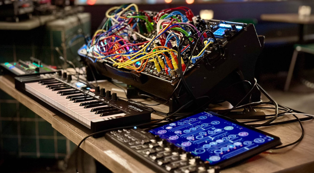 Modular Audio Tools MAT 16X8 passt perfekt in (mobile) Synthesizer-Setups