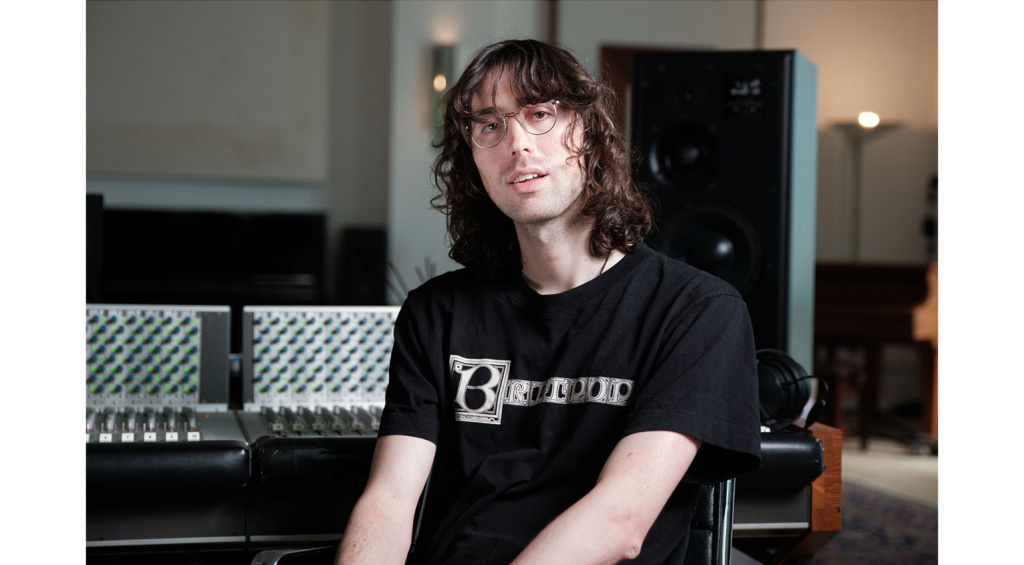 A. G. Cook im Studio