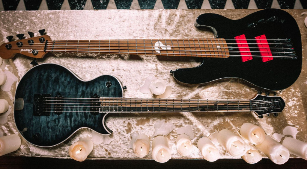 Die Sleep Token Signature Gitarren
