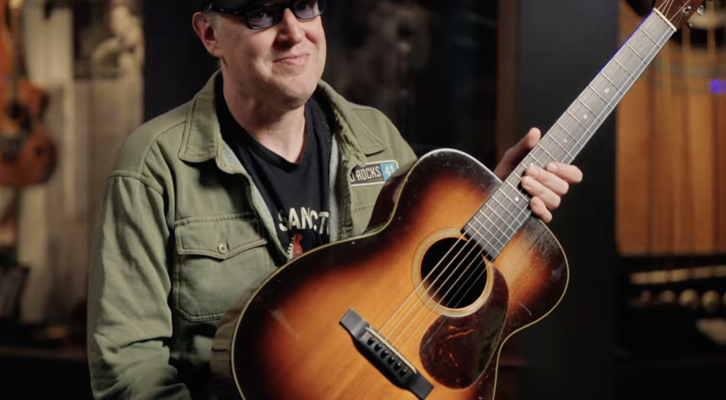 Die Martin Joe Bonamassa 00-18 & 00-10E Retro wurden von Bonamassas geliebter Martin 00-18 Shade-Top aus dem Jahr 1937 inspiriert!