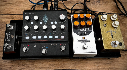 Heute möchte ich euch einen detaillierten Blick auf mein Pedalboard des Monats gewähren.