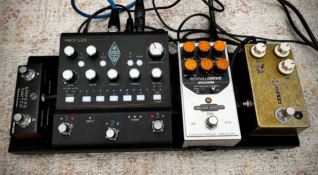 Heute möchte ich euch einen detaillierten Blick auf mein Pedalboard des Monats gewähren.