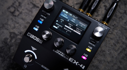 Der Boss EX-4 ist klein, aber vollgepackt mit großartigen Effekten in typischer Boss-Qualität und hat das Zeug zum neuen Multieffekt-Spitzenreiter!