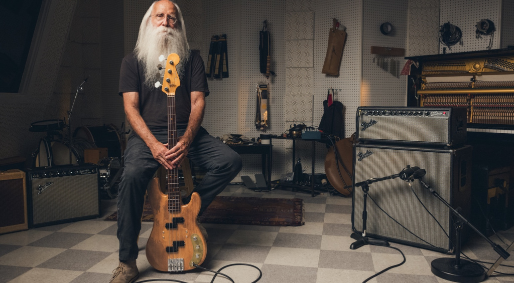 Der Fender Lee Sklar Precision Bass ist eine originalgetreue Nachbildung des stark individualisierten P Basses, der auf unzähligen Alben zu hören ist.