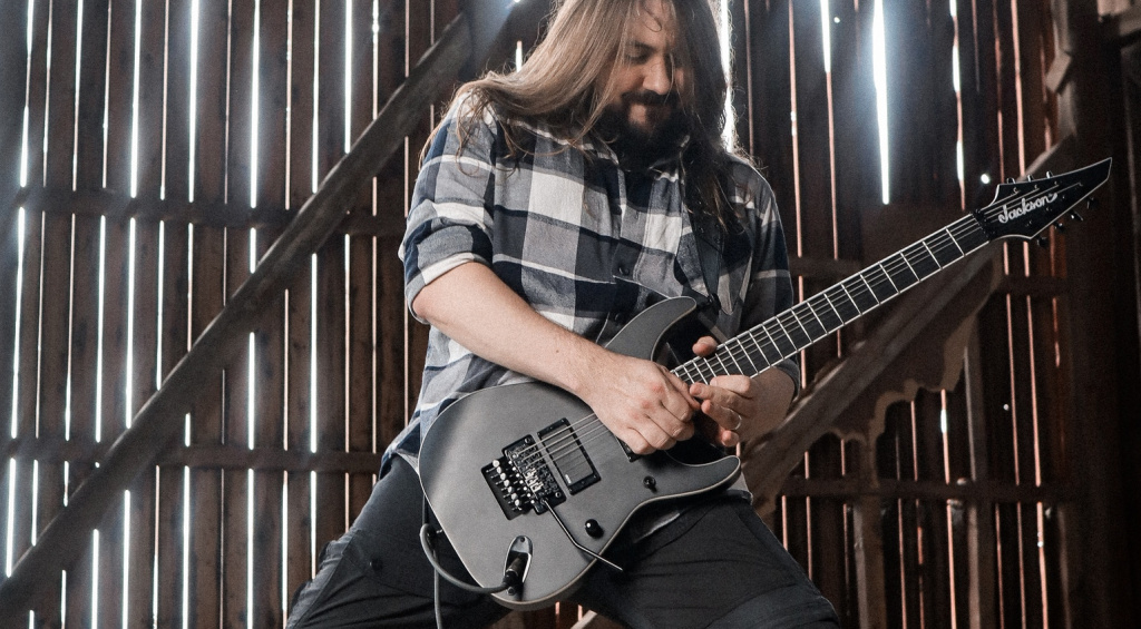 Die Jackson Chris Rörland SL7 aus der Pro-Serie ist eine neue, kompromisslose Metal-Axt für schnelle Licks und harte Riffs!