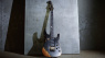 Die Jackson Pro Phil Collen PC1- E in Worn Black ist von Jahrzehnten wilder Bühnenperformances gezeichnet!