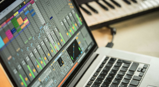 Musik produzieren ohne Geld: Was brauchst du dafür?