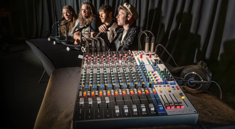 Soundcraft Signature Plus