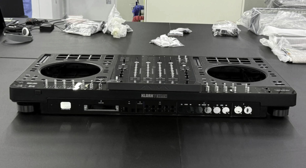 Der Prototyp des Behringer DJ-Controllers