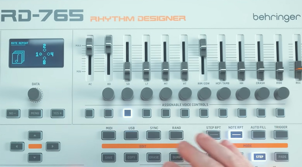 Behringer RD-765