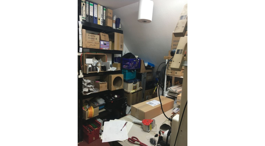 Exploding Shed in der Dachkammer